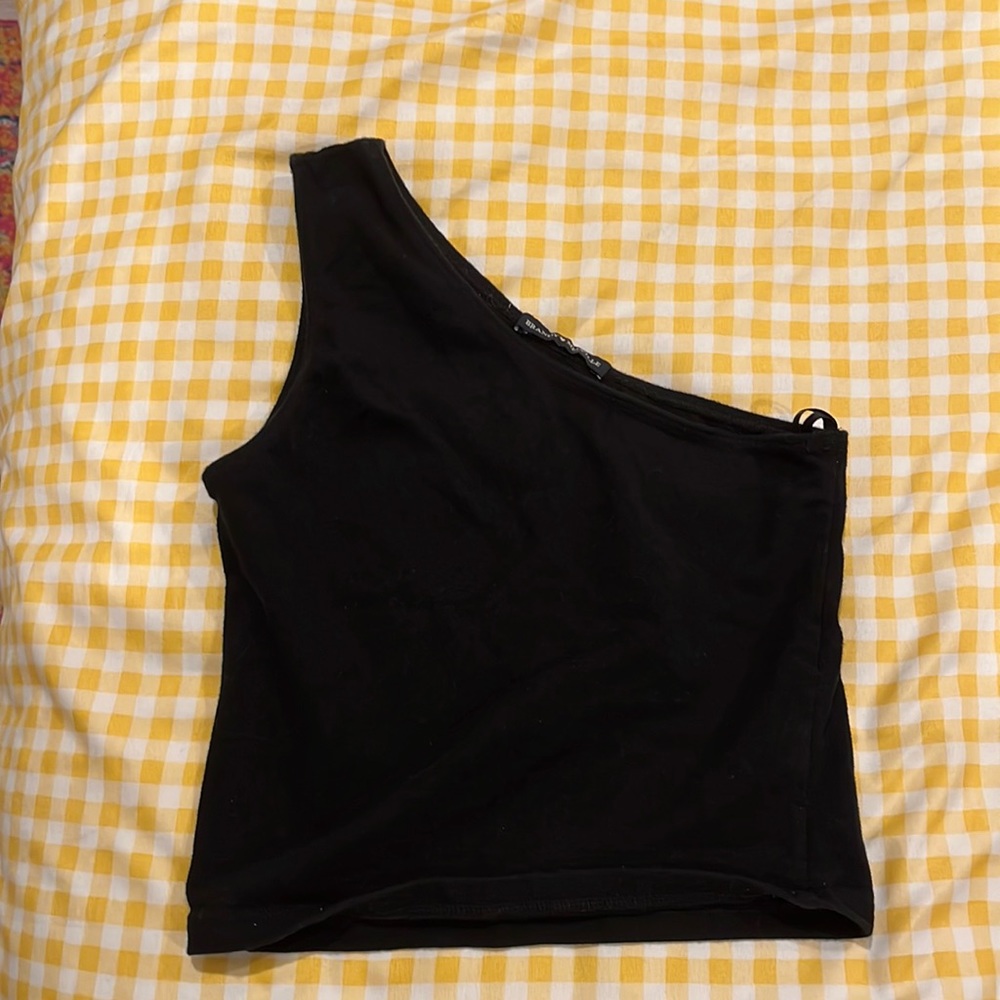 black one shoulder crop top